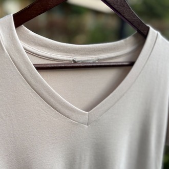 Premium Relax Fit V Yaka Tişört Bej