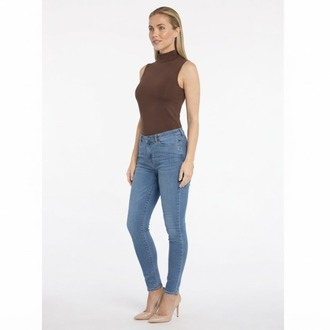 Premium Fit Dik Yaka Modal Kumaş Kolsuz Kahverengi Body