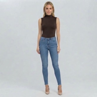 Premium Fit Dik Yaka Modal Kumaş Kolsuz Kahverengi Body