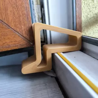 3'lü Pencere Açık Tutucu Stoper – Kanat Sabitleyici ve Rüzgâr Önleyici Aparat