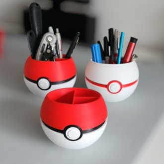 Pokeball Kalemlik – Dekoratif Masaüstü Kalem Tutucu & Organizer (Ofis ve Çocuk Odası için)
