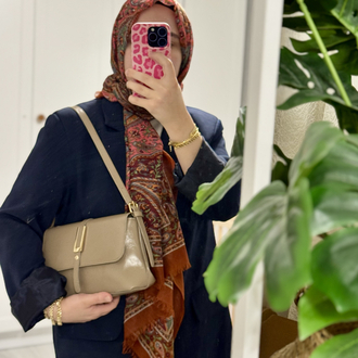 Elira Vizon Pinterest Model El ve Omuz Çantası