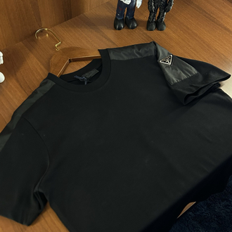 Prada Premium Kol Detaylı T-shirt