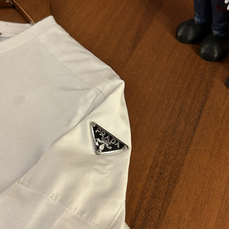 Prada Premium Kol Detaylı T-shirt