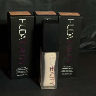 Huda Beauty Faux Filter Concealer Honey 1.7B