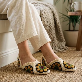 Crochet House Shoes Pattern, Floral Granny Square Slippers PDF