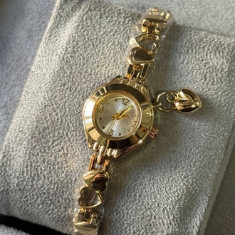 Charmlı gold pinterest saat