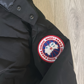 Canada Goose “Down Jacket”