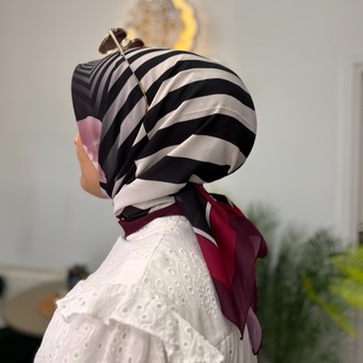 LEVİRDOR Büyük Gül Desen Violet Eşarp (15 RENK) 1064