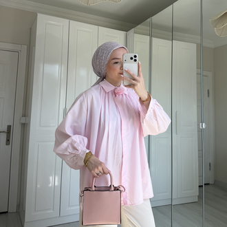 Biyeli pembe gömlek
