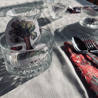 Büyük Boy Tekli Sticker - Misafirli Ağaç