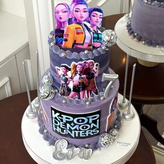 K-Pop Cake