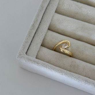 Dalga Form Taşlı Yüzük Gold