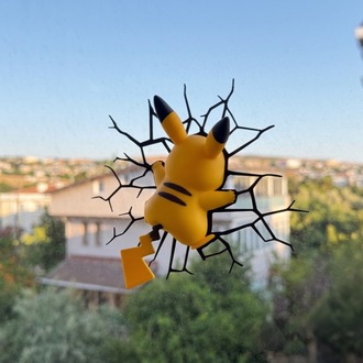 Pikachu Cam Çatlağı Efektli 3D Dekoratif Anime Figür Süs