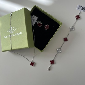 Van Cleef & Arpels Bileklik Kolye Küpe Seti