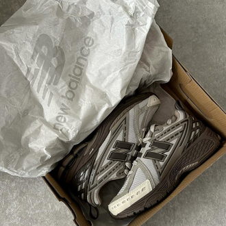 NB 1906R Driftwood Dark Mushroom