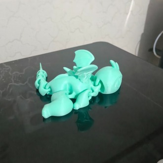 Eklemli Masaüstü Aksesuarı: Hareketli Mini Ejderha