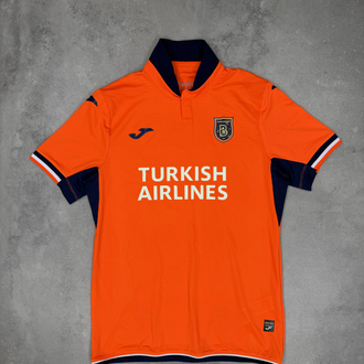 Mesut özel İstanbul Başakşehir imzalı forma