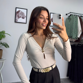 V Yaka Gold Aksesuarlı Taş Body
