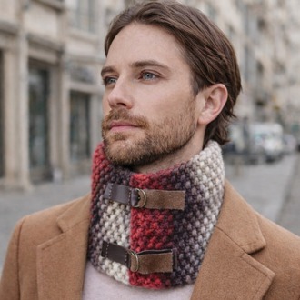 El Örgüsü Unisex Batik Boyunluk – Kahverengi & Kırmızı – Deri Detaylı