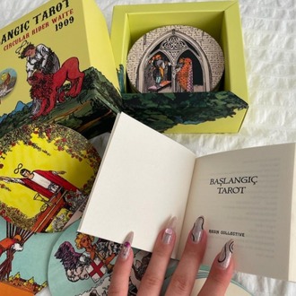 Circular Rider Waite Tarot