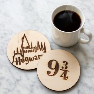 Harry Potter Hogwarts Lazer İşleme Ahşap Bardak Altlığı Seti - Platform 9 3/4 Hediyelik Obje