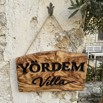 Kişiye Özel Ahşap Tabela – Dış Mekan Dayanıklı Duvar Tabelası, İsim Logo Yazılı