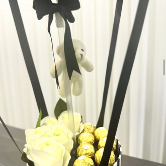 Ferrero ve gülün muhteşem uyumu