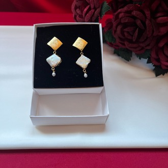Romantic Turn Earrings