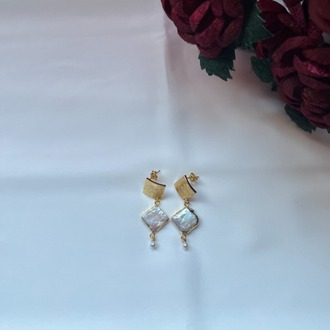 Romantic Turn Earrings