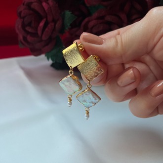 Romantic Turn Earrings