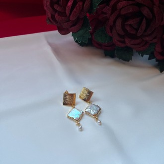 Romantic Turn Earrings