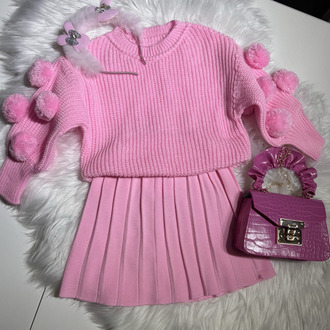 Pembe triko takım
