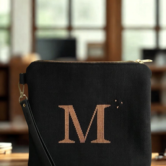 M Harfi Kanaviçe Clutch Çanta