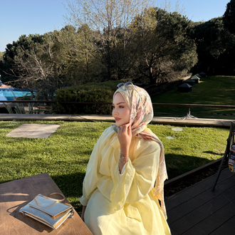 Flora elbise tereyağ sarısı