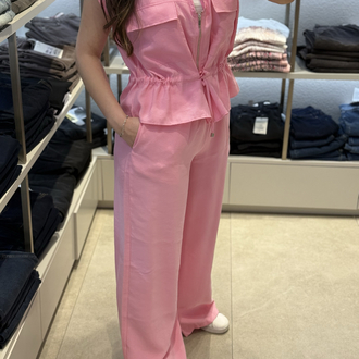 PEMBE YELEKLİ TAKIM 