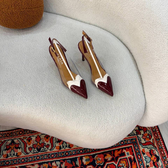  ALAÏA LE CŒUR SLINGBACKS IN PATENT LAMBSKIN