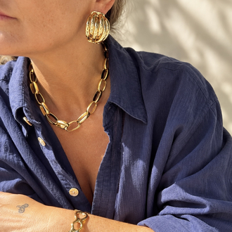 Sculpt gold Earring