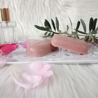 Gül suyu, Pembe kil ve gül yağlı doğal sabun