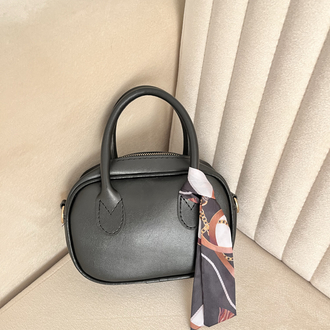 Fularlı siyah mini bag