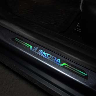 Skoda Aynalı Kapı Eşiği (4 Adet)