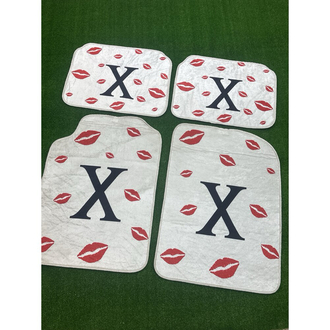 X Yazılı Öpücük Desenli Araç Paspas Seti – Siyah & Beyaz Renk Seçenekli (4’lü Set)