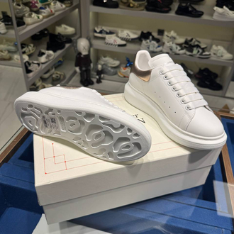 Alexander McQueen 