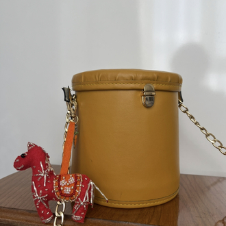 Kırmızı At Charm