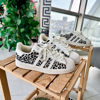 Superstar Panda