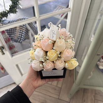 Lale mum buketi kutusu