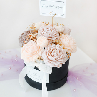 Beige Bloom Candle Bouquet