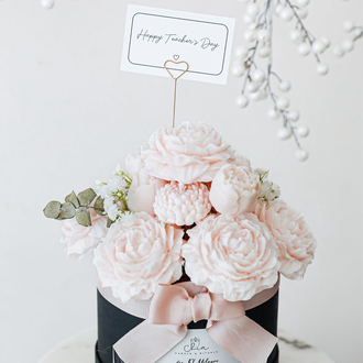 Soft Pink Bloom Candle Bouquet