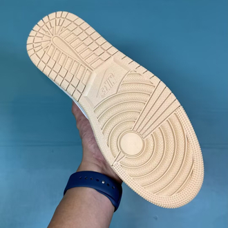 Jordan Low Macaron