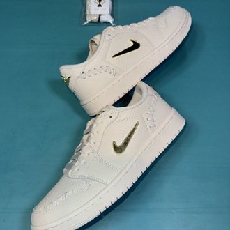 Jordan Low Cream Gold
